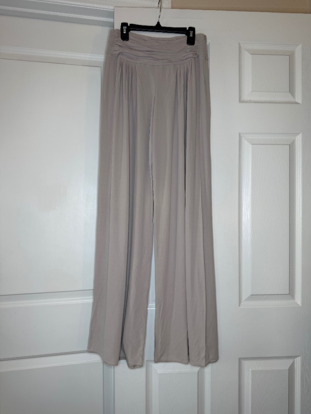 Giorgio Armani Borgo 21 Wide Leg Lightweight Pleated Front Beige Pants Women 4